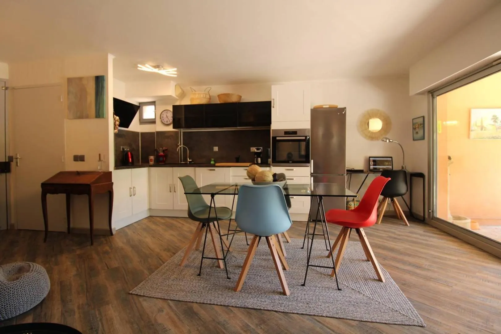 Hyerol Appartement Pour 4 Personnes Avec Parking Proche Des Plages Et Restaurants A Hyeres France