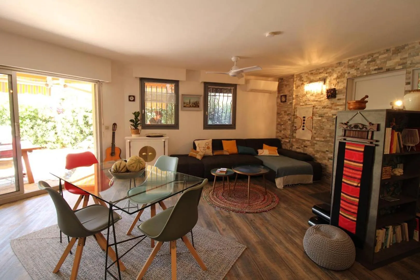 Hyerol Appartement Pour 4 Personnes Avec Parking Proche Des Plages Et Restaurants A Hyeres 0*,  France